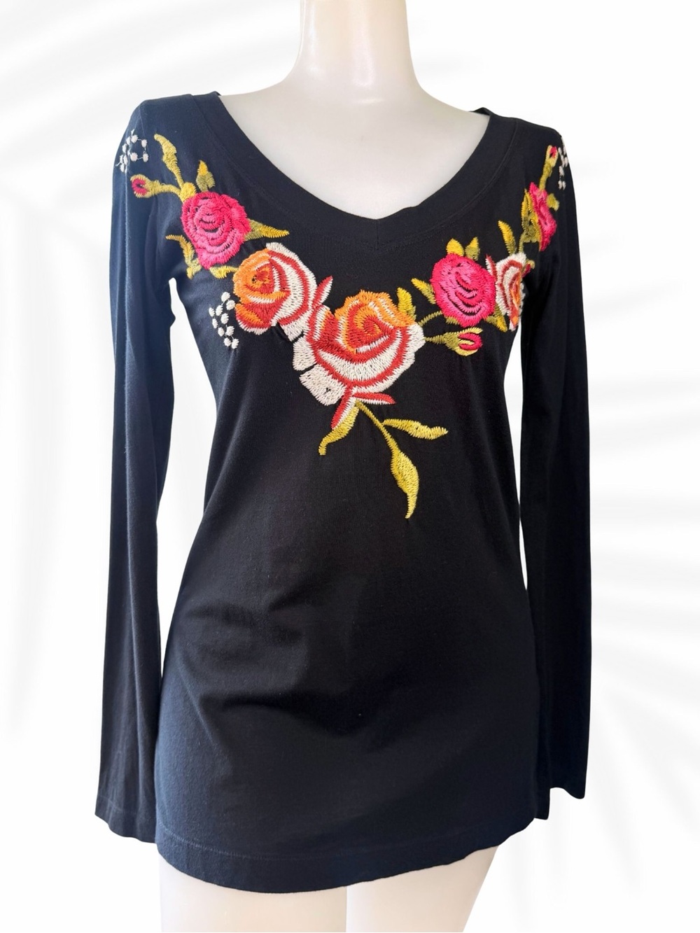 Johnny Was Black V-Neck Long Sleeve Top with Floral Embroidery XS/S